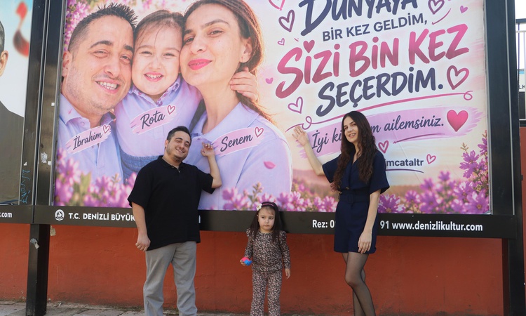 Sıcak Gündem: Denizli'de İbrahim Çatal eşine ve kızına sevgisini üç billboardla gösterdi: Gelişmeler Takip Edi