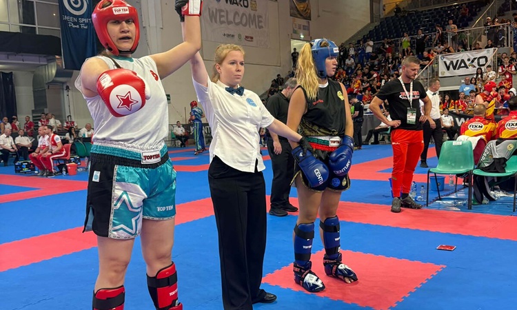 Sıcak Gündem: Denizlili Hilal Bayhan, Gençler Kick Boks Dünya Şampiyonası'nda gümüş madalya aldı