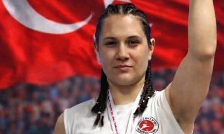 Sıcak Gündem: Denizlili Hilal Bayhan, Kick Boks Dünya Şampiyonası'nda gümüş madalya kazandı