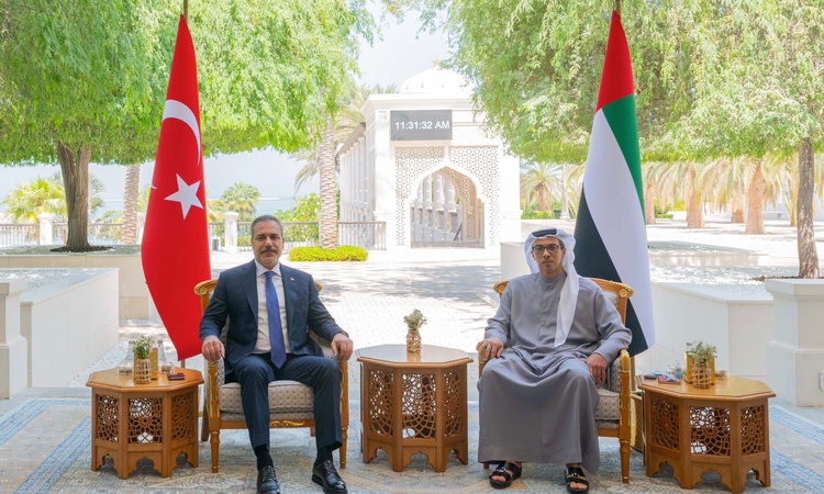 Sıcak Gündem: Dışişleri Bakanı Hakan Fidan, BAE'de Şeyh Mansur bin Zayed Al Nahyan ile görüştü - Son Dakika Bi