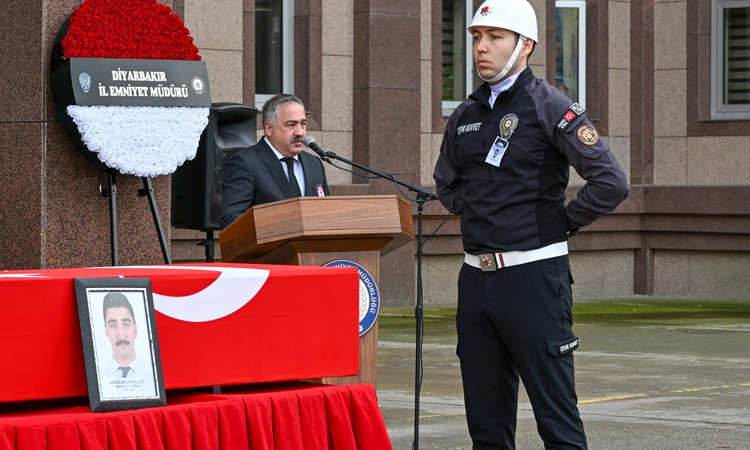 Sıcak Gündem: Diyarbakır'da kalp kriziyle ölen polis memuru Bulut'un cenazesi Ankara'ya gönderildi