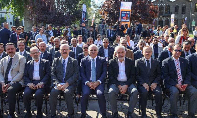 Sıcak Gündem: Diyarbakır Kültür Yolu Festivali resmen start aldı: Gelişmeler Takip Ediliyor
