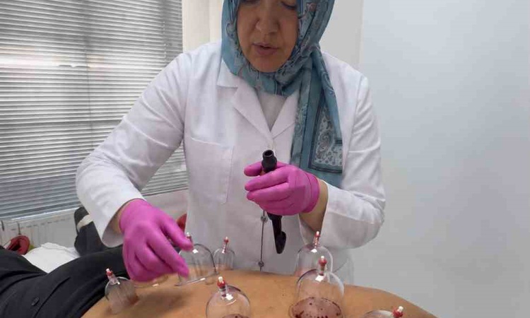 Sıcak Gündem: Dr. Esra Çetin Timur’dan hacamat uyarısı: "Bu uygulamayı hekim bizzat yapmalı" | İşte Tüm Ayrınt