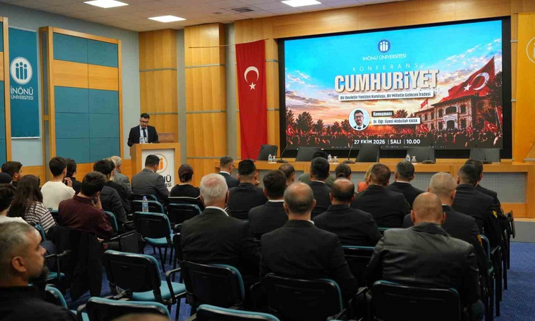 Sıcak Gündem: Dr. Öğretim Üyesi Kara: "Cumhuriyet’in kalıcılığı anayasa hükümleri kadar dürüstlüğü, sorumluluğ