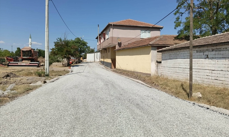 Sıcak Gündem: Edirne Havsa'da Necatiye köyünde 2,5 km sathi kaplama ve 700 m sıcak asfalt yapıldı: Gelişmeler