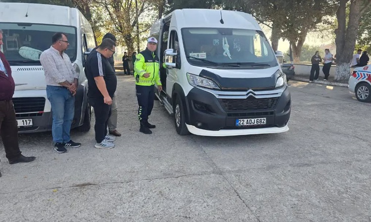 Sıcak Gündem: Edirne İpsala'da öğrenci servisleri denetlendi, denetimler yıl boyu sürecek - Son Dakika Bilgile