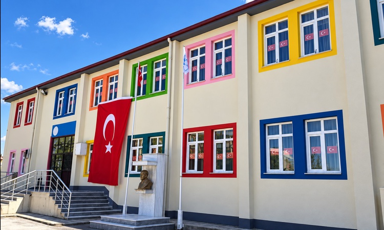 Sıcak Gündem: Edirne Uzunköprü'de temizlik maddeleri karıştı, 14 öğrenci hastaneye kaldırıldı | İşte Tüm Ayrın