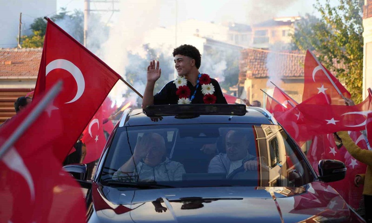 Sıcak Gündem: Edirneli güreşçi Ahmet Çiftçi, Balkan altınını Filistinli kardeşlerine armağan etti - Son Dakika
