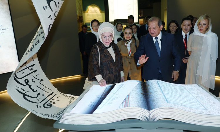 Sıcak Gündem: Emine Erdoğan, İmam Buhari Anıt Kompleksi'ni ziyaret etti ve Merak Edilenler
