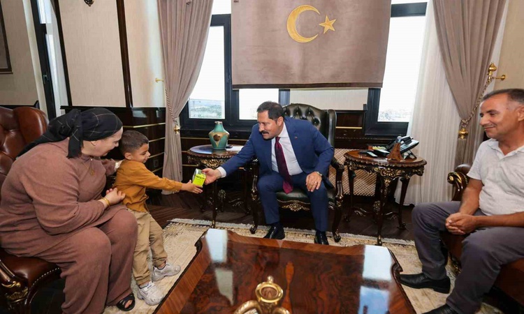 Sıcak Gündem: Enkazdan 20 günlükken kurtarılan Kerem bebek, Hatay Valisi Masatlı’yı ziyaret etti | İşte Tüm Ay