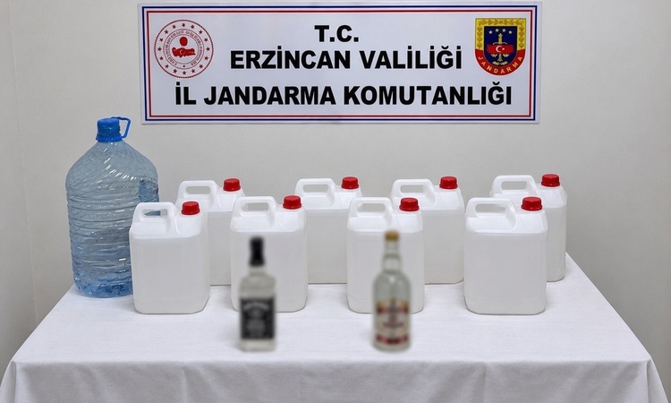 Sıcak Gündem: Erzincan Çağlayan'da operasyonda 40 litre etil alkol ile 15 litre sahte rakı bulundu | İşte Tüm