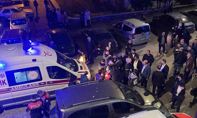 Sıcak Gündem: Erzurum'da düğün salonunda bıçaklı kavgada 3 kişi yaralandı, şüpheli kaçtı