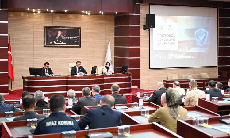 Sıcak Gündem: Erzurum'da okul güvenliği toplantısı Vali Baruş başkanlığında yapıldı ve Merak Edilenler