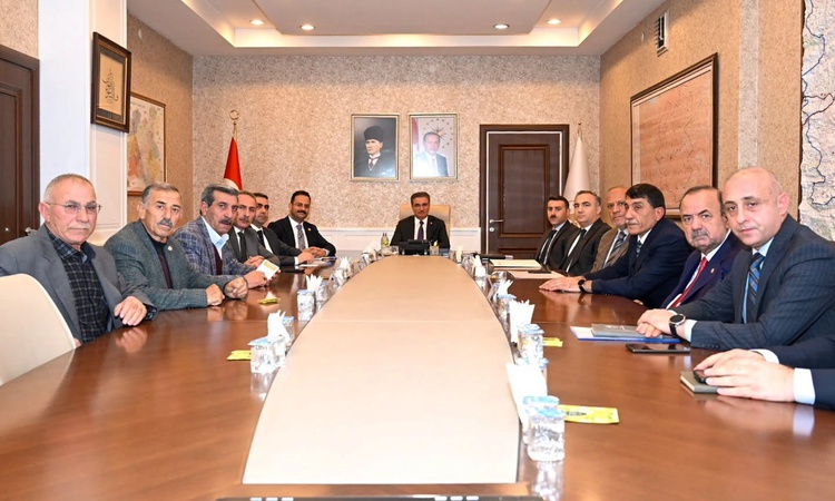 Sıcak Gündem: Erzurum Valisi Baruş başkanlığında hayvan pazarı için üst düzey toplantı yapıldı | İşte Tüm Ayrı