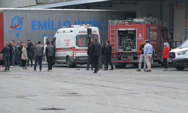 Sıcak Gündem: Esenyurt'taki market deposunda iki TIR arasında kalan işçi yaşamını yitirdi: Gelişmeler Takip Ed