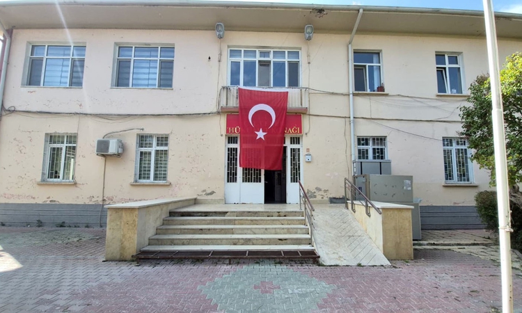 Sıcak Gündem: Eskişehir Çifteler'de kıza laf atma iddiasıyla 1 kişi bıçaklandı, 3 şüpheli hakkında tutuklama k