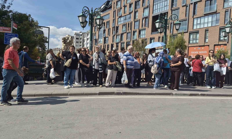 Sıcak Gündem: Eskişehir'de hafta sonu turist yoğunluğu kent ekonomisine hareketlilik kazandırıyor | İşte Tüm A