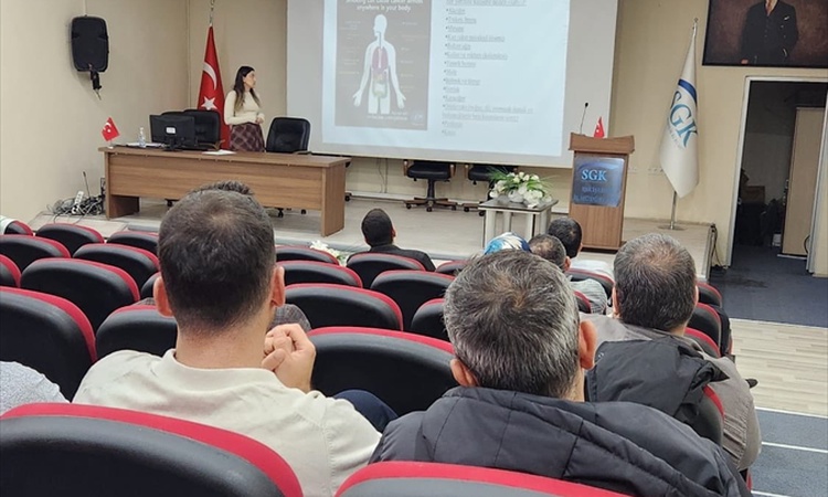 Sıcak Gündem: Eskişehir'de SGK personeline yerinde sigara bırakma polikliniği anlatıldı - Son Dakika Bilgileri