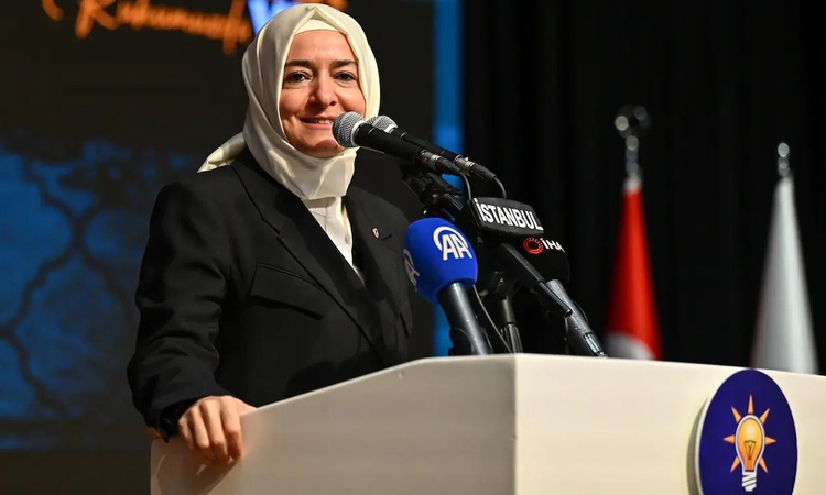 Sıcak Gündem: Fon krizinde Fatma Betül Sayan Kaya iddiası! "Hemen istifa etmeli" | İşte Tüm Ayrıntılar