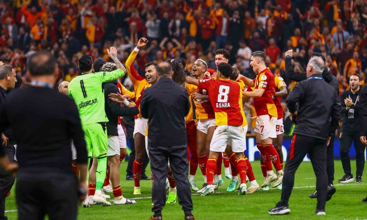 Sıcak Gündem: Galatasaray, Fenerbahçe'yi 2-1 yendi ve ligde rakibine 5 maçtır yenilmiyor ve Merak Edilenler