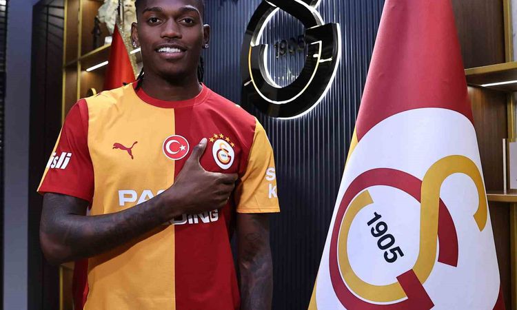 Sıcak Gündem: Galatasaray Rafael Leao Transferini Resmen tüm detaylarıyla paylaştı: 7. Portekizli Oyuncu ve Me