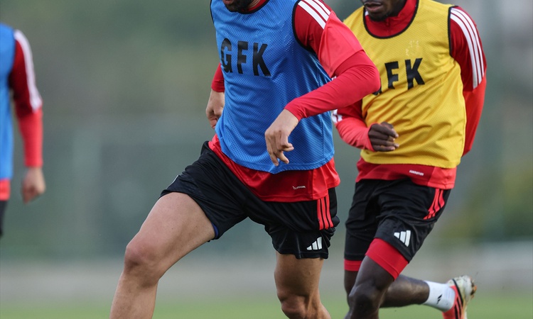 Sıcak Gündem: Gaziantep FK, 11 Ekim'deki Çorum FK maçı hazırlığında 3 oyuncudan yoksun kaldı: Gelişmeler Takip
