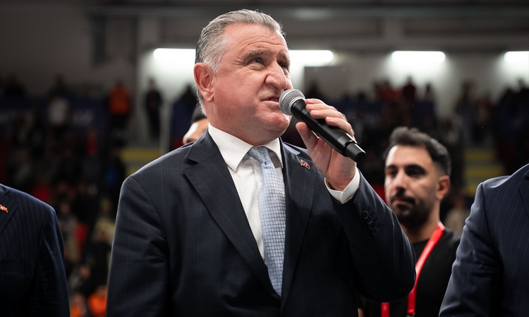 Sıcak Gündem: Gençlik ve Spor Bakanı Bak, Kırıkkale'de yeni spor salonunun açılışını yaptı | İşte Tüm Ayrıntıl