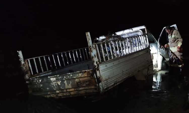 Sıcak Gündem: Hatay Defne'de kontrolden çıkan pikap Asi Nehri'ne gerileme kaydetti, 2 kişi yaralandı - Son Dak