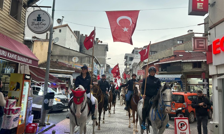 Sıcak Gündem: İnebolu'da 50 atlı, 2 gün sürecek 3'üncü İstiklal Yolu Atlı Yürüyüşü için yola çıktı ve Merak Ed