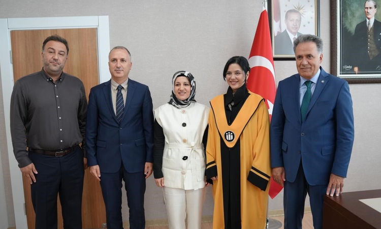 Sıcak Gündem: İnönü Üniversitesinde iki akademisyene cübbe giydirildi - Son Dakika Bilgileri
