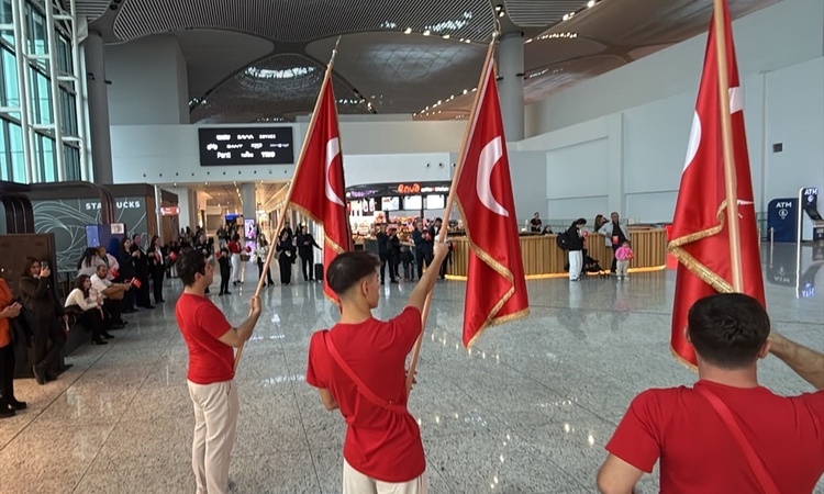 Sıcak Gündem: İstanbul Havalimanı'nda Cumhuriyet'in 103. yılı İGA etkinlikleriyle kutlanıyor ve Merak Edilenle