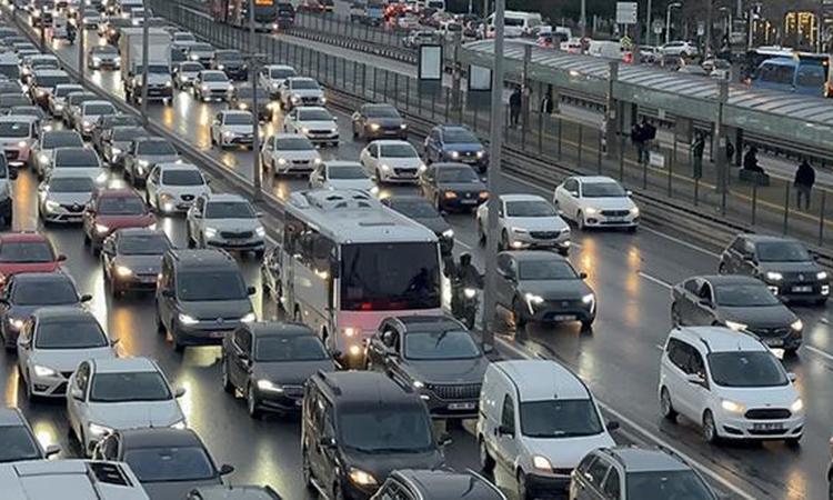 Sıcak Gündem: İstanbul'da trafik var mı? SON DAKİKA! 11 Eylül Cuma hangi ilçelerde trafik var, hangi yollar ka