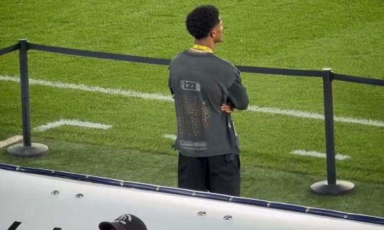 Sıcak Gündem: Jayden Oosterwolde, Fenerbahçe tribünlerini son kez izledi: Gelişmeler Takip Ediliyor