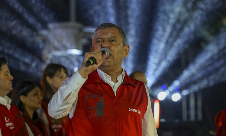 Sıcak Gündem: Kadıköy'de Cumhuriyet'in 103. yılı Özgür Özel'in katılımıyla kutlandı - Son Dakika Bilgileri