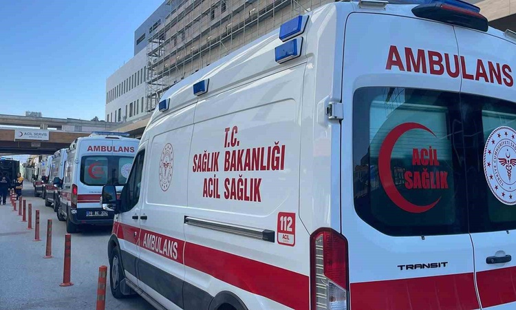 Sıcak Gündem: Karaman Bostanözü'nde zeytin işçilerini taşıyan patpat devrildi, 8 kişi yaralandı