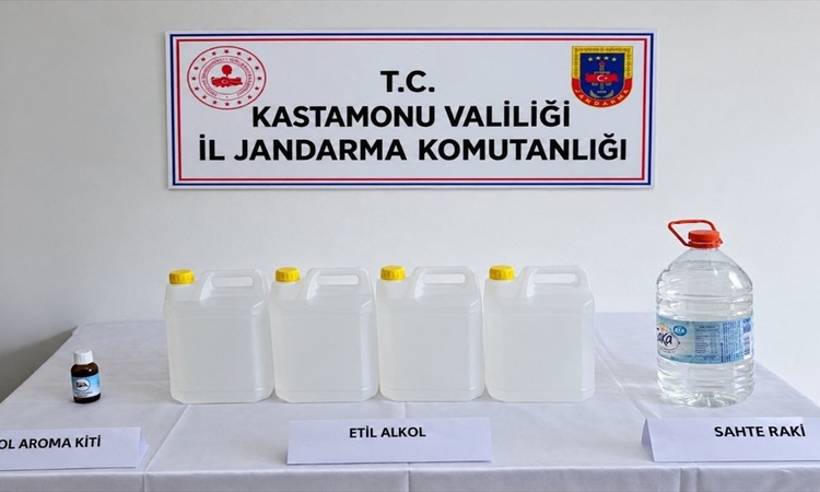 Sıcak Gündem: Kastamonu'da jandarma iki ayrı operasyonda 8 kişiyi gözaltına aldı - Son Dakika Bilgileri