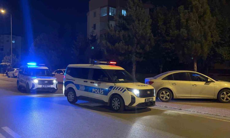 Sıcak Gündem: Kayseri'de Komşu Kavgası Kanlı Bitti: Kaldırım Taşıyla Ağır Yaralandı