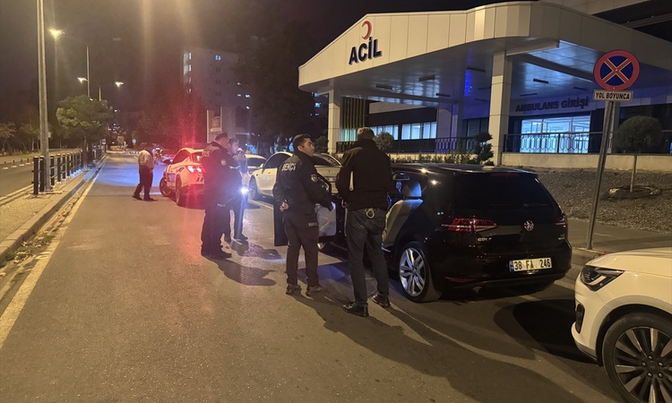 Sıcak Gündem: Kayseri Melikgazi'de tartışmada bıçakla yaralanan kişi hastanede tedavi altına alındı
