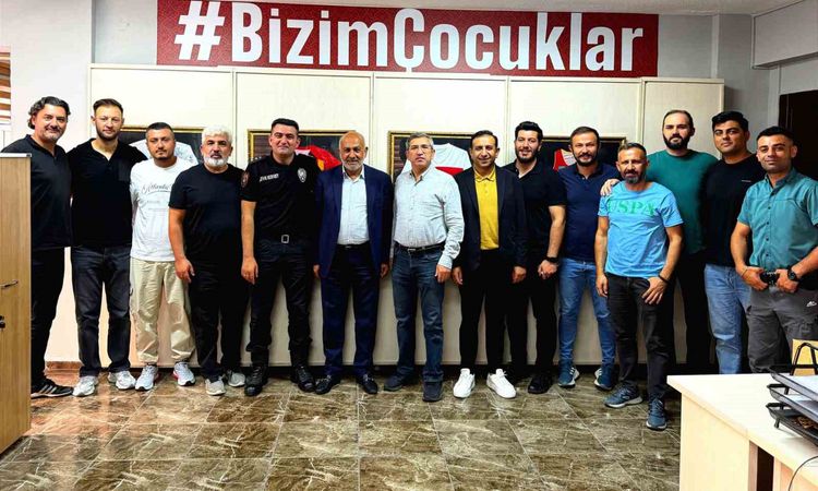 Sıcak Gündem: Kayserispor Başkanı Çamlı'dan Çevik Kuvvet'e Ziyaret: Gelişmeler Takip Ediliyor
