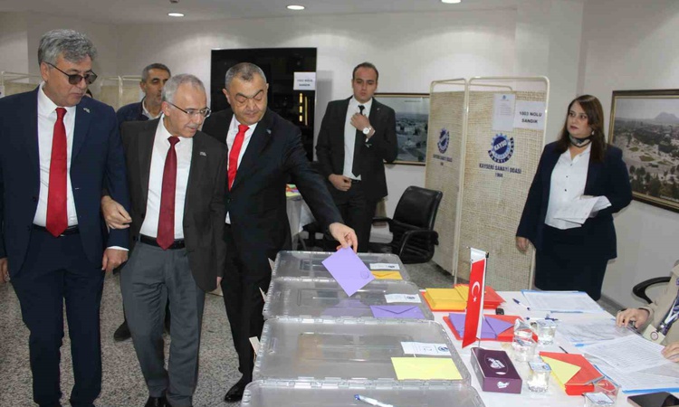 Sıcak Gündem: KAYSO'da 25 komitede seçim resmen start aldı, tek aday Mehmet Büyüksimitci oy kullandı | İşte Tü