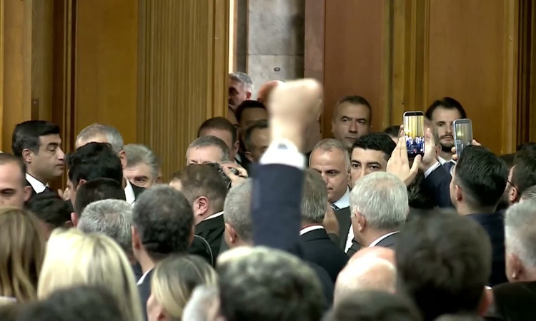 Sıcak Gündem: Kılıçdaroğlu, gazeteci tutuklamalarına karşı çıktı, Kahraman için serbestlik istedi
