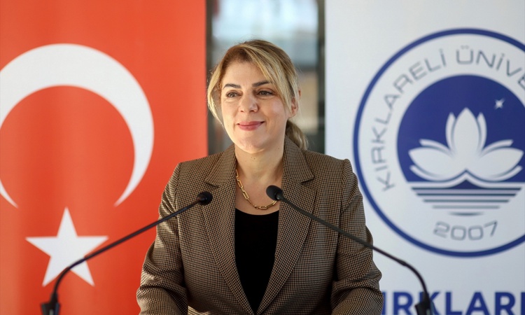 Sıcak Gündem: Kırklareli Üniversitesi mezun politikaları için Rektör katılımıyla çalıştay düzenledi ve Merak E