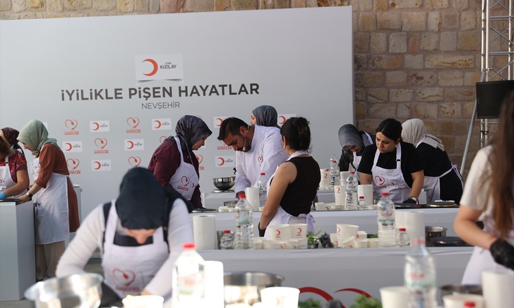 Sıcak Gündem: Kızılay Nevşehir'de 20 depremzede kadına aşçılık eğitimi verdi - Son Dakika Bilgileri