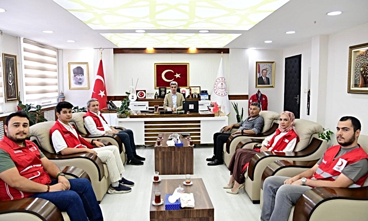 Sıcak Gündem: Kızılay Yeşilyurt Şubesi’nden eğitime 75 laptop desteği: Gelişmeler Takip Ediliyor