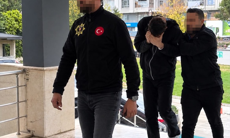 Sıcak Gündem: Konya Seydişehir'de uyuşturucu operasyonunda 3 zanlıdan 1'i hakkında tutuklama kararı verildi -