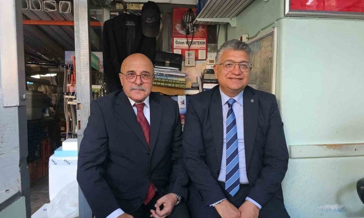 Sıcak Gündem: Kütahya'da 43 yıllık muhtar Can Sınay, Muhtarlar Günü'nde ziyaret edildi ve Merak Edilenler