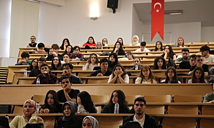 Sıcak Gündem: Kütahya DPÜ'de 'Terörsüz Türkiye' dersi yeni akademik yılı başlattı: Gelişmeler Takip Ediliyor