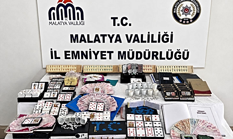 Sıcak Gündem: Malatya'da kumar operasyonunda 12 şüpheli yakalandı | İşte Tüm Ayrıntılar