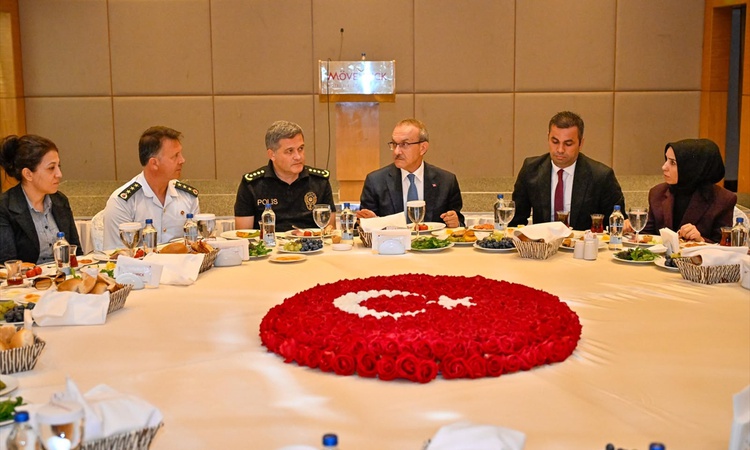 Sıcak Gündem: Malatya Valisi Seddar Yavuz, şehit ve gazi aileleriyle bir araya geldi | İşte Tüm Ayrıntılar
