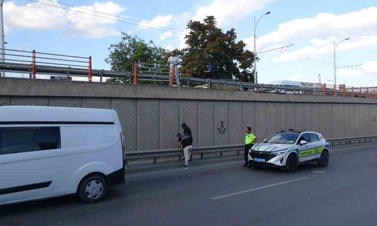 Sıcak Gündem: Malatya'da yaklaşık 3 metre yükseklikten düşen şahıs ağır yaralandı. | İşte Tüm Ayrıntılar